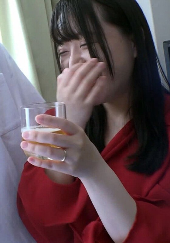 【無料フル】秋田から観光で東京に来てナンパされた奥様。完全に休日の不倫を楽しむモードへ！最近パイパンにしたことは旦那は知らない！｜h_1724a100b00004